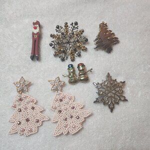 Lot of Christmas Jewelry. Six pieces in all.